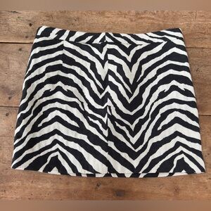 MINT Condition TRINA TURK Black/Cream Zebra Print Mini Skirt (2) Retail $129